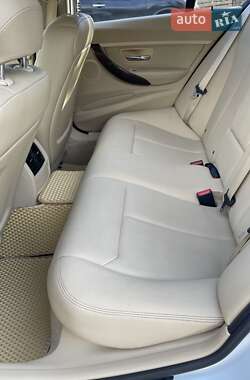 Седан BMW 3 Series 2016 в 