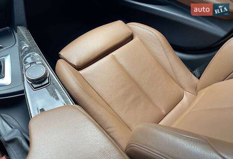 Седан BMW 3 Series 2016 в Киеве