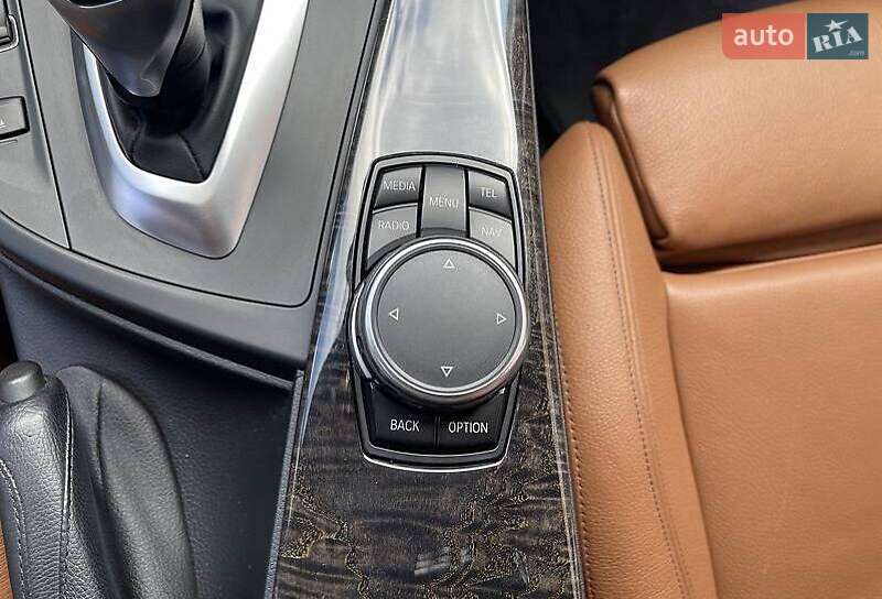 Седан BMW 3 Series 2016 в Киеве