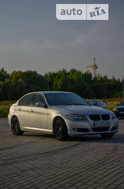 Седан BMW 3 Series 2010 в Василькові