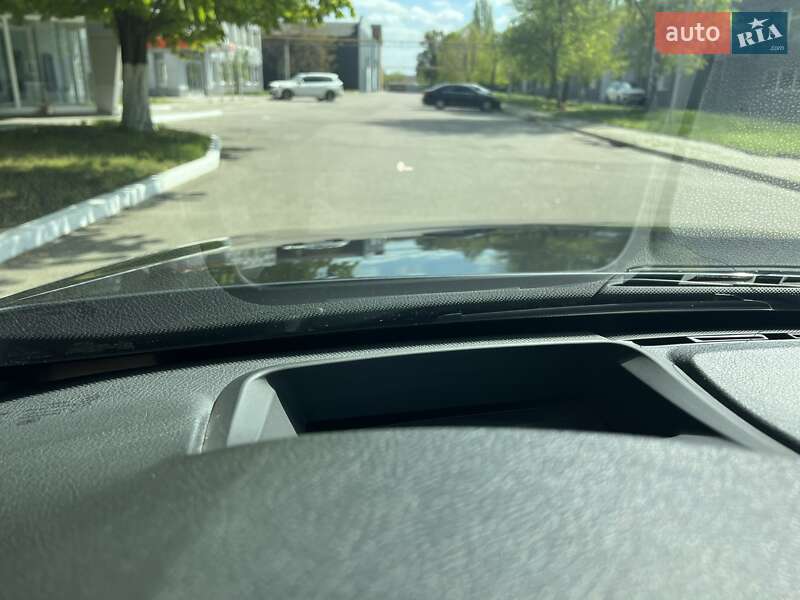 Седан BMW 3 Series 2014 в Дніпрі