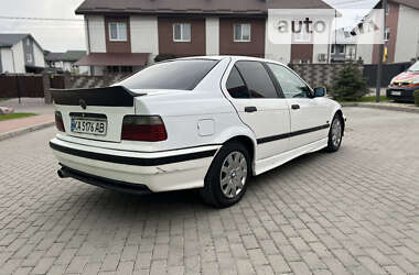 Седан BMW 3 Series 1992 в Ровно