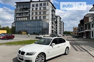 BMW 3 Series 2011