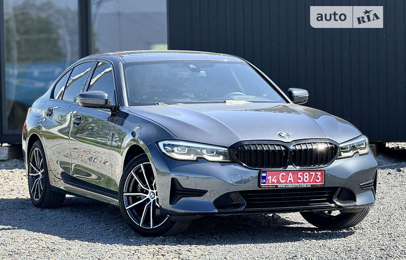 Седан BMW 3 Series 2019 в Львові