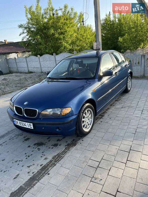 Седан BMW 3 Series 2003 в Остроге