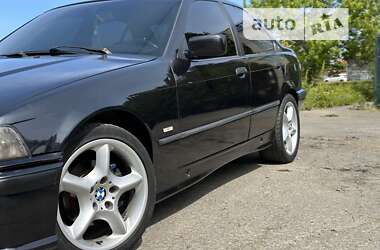 Седан BMW 3 Series 1997 в Одессе