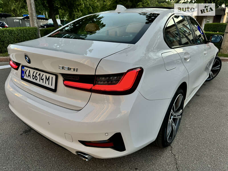Седан BMW 3 Series 2019 в Киеве