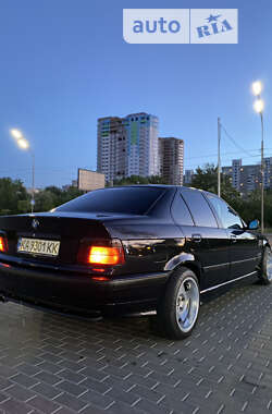 Седан BMW 3 Series 1995 в Хмельницькому