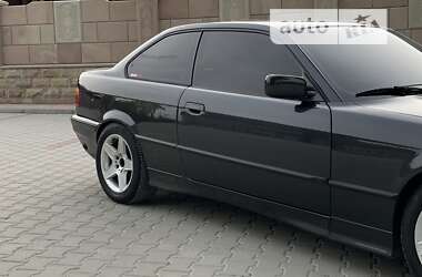 Купе BMW 3 Series 1992 в Збаражі