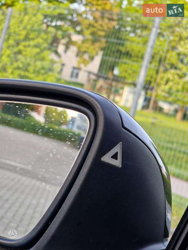 Седан BMW 3 Series 2013 в Полтаві
