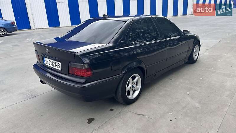 Седан BMW 3 Series 1995 в Одессе