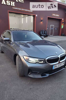 Седан BMW 3 Series 2021 в Корце