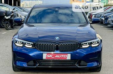 Седан BMW 3 Series 2019 в Киеве