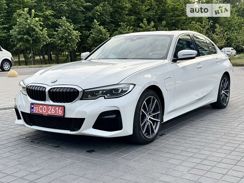 Седан BMW 3 Series 2021 в Львове