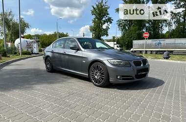 Седан BMW 3 Series 2011 в Виннице