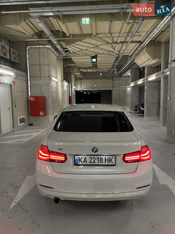 Седан BMW 3 Series 2017 в Києві