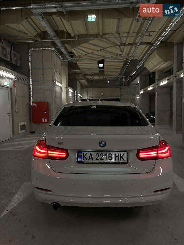 Седан BMW 3 Series 2017 в Києві