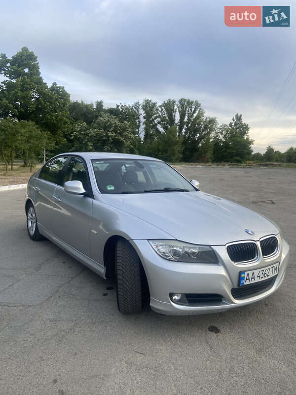 Седан BMW 3 Series 2010 в Киеве
