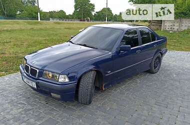 Седан BMW 3 Series 1996 в Кореці