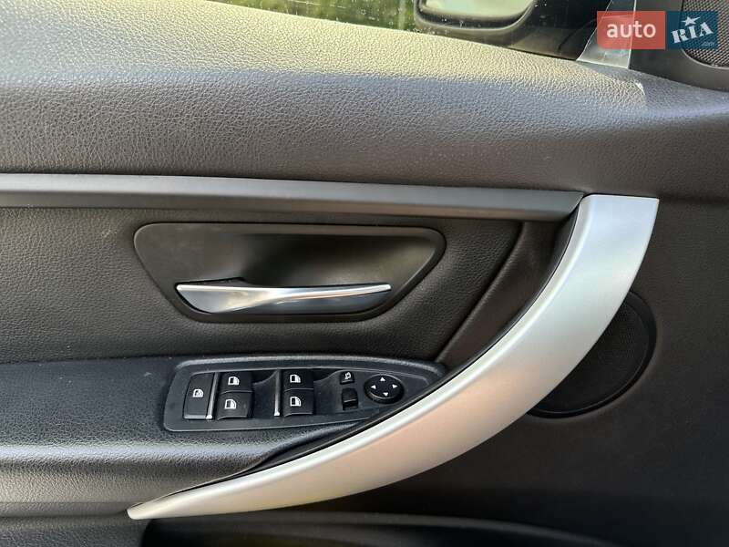 Седан BMW 3 Series 2016 в Ровно