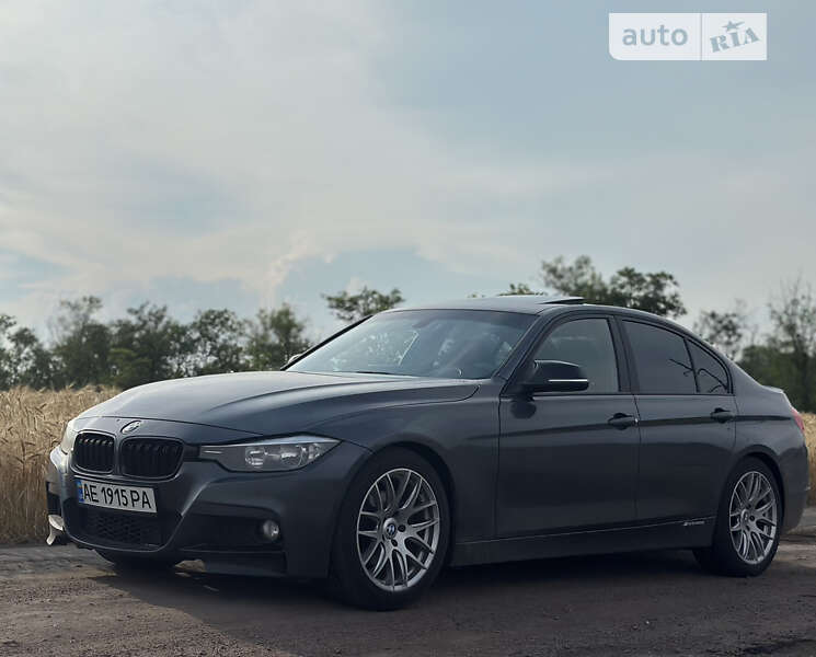 Седан BMW 3 Series 2013 в Покрові