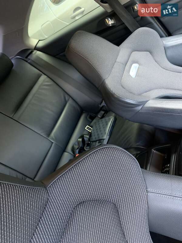 Купе BMW 3 Series 2009 в Києві