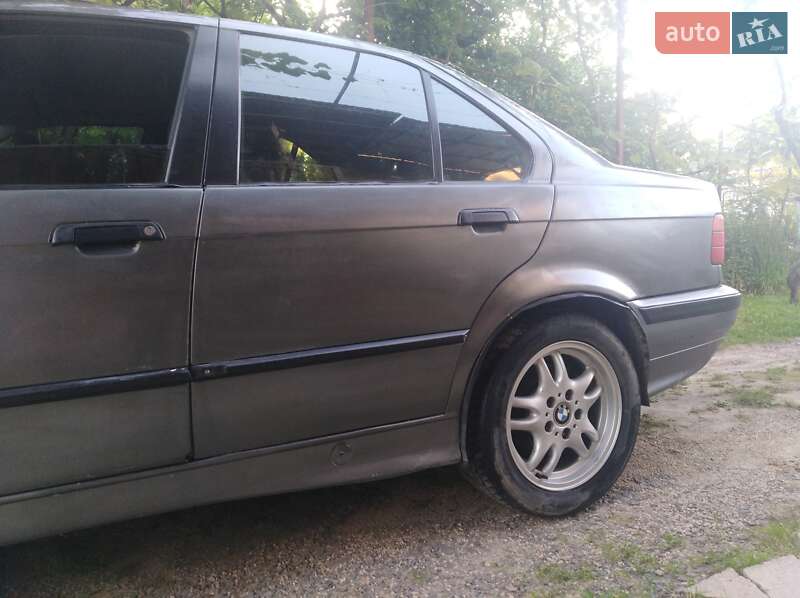 Седан BMW 3 Series 1993 в Ужгороде фото 3 Седан BMW 3 Series 1993 в Ужгороде