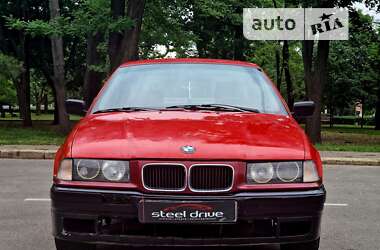 Седан BMW 3 Series 1992 в Николаеве