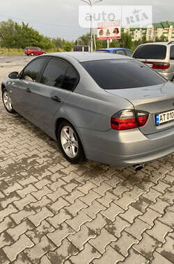Седан BMW 3 Series 2005 в Дрогобыче