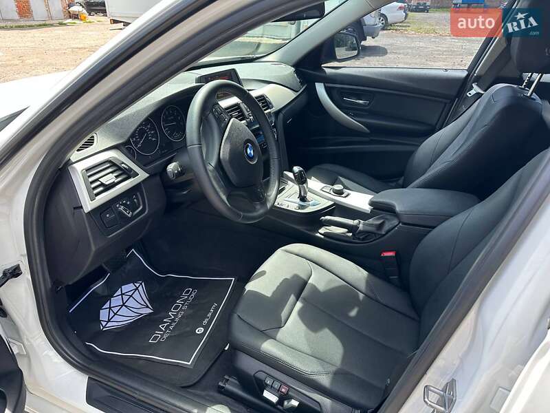 Седан BMW 3 Series 2016 в Сумах