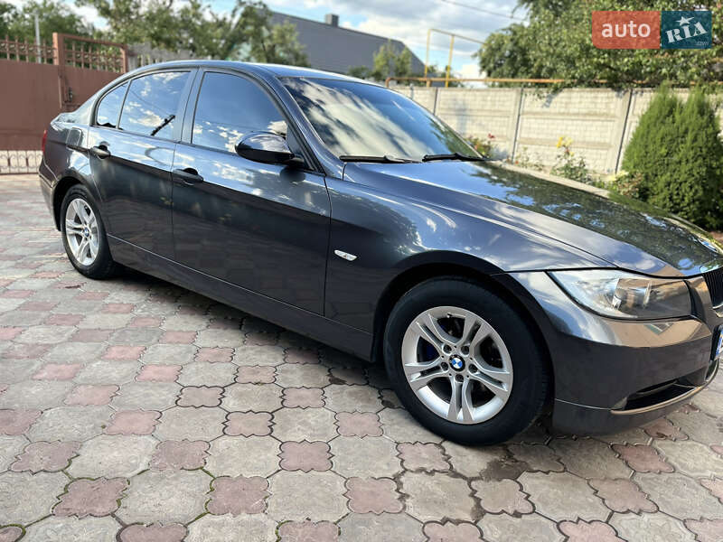 Седан BMW 3 Series 2006 в Острозі