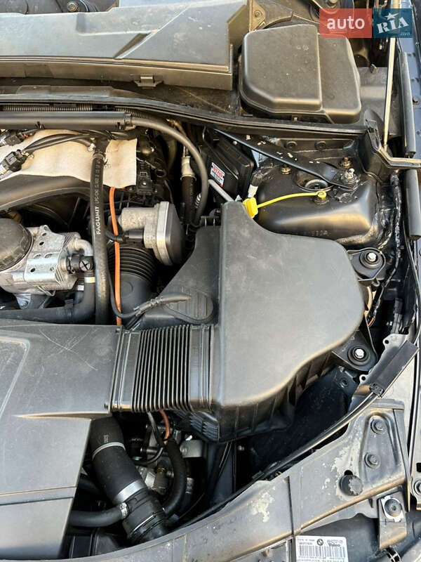 Седан BMW 3 Series 2006 в Острозі