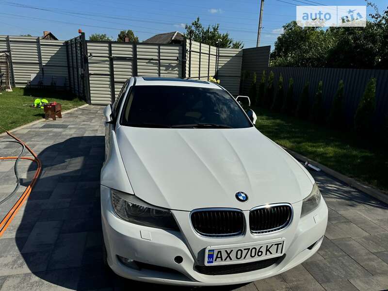 Седан BMW 3 Series 2010 в Харькове