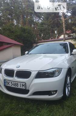 Седан BMW 3 Series 2010 в Черкасах