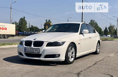 BMW 3 Series 2011