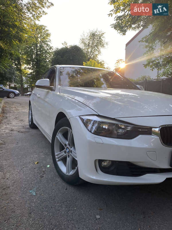 Седан BMW 3 Series 2012 в Львове