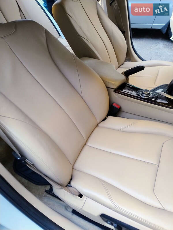 Седан BMW 3 Series 2012 в Львове