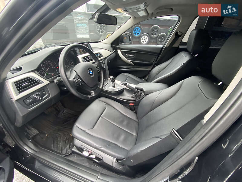 Седан BMW 3 Series 2016 в Киеве