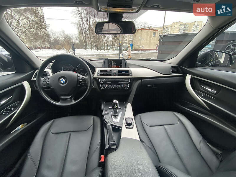 Седан BMW 3 Series 2016 в Киеве