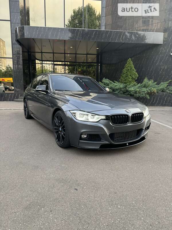 Седан BMW 3 Series 2017 в Киеве