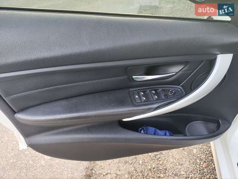 Седан BMW 3 Series 2013 в Львове