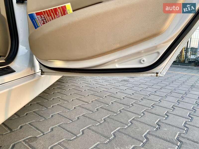 Седан BMW 3 Series 2012 в Києві