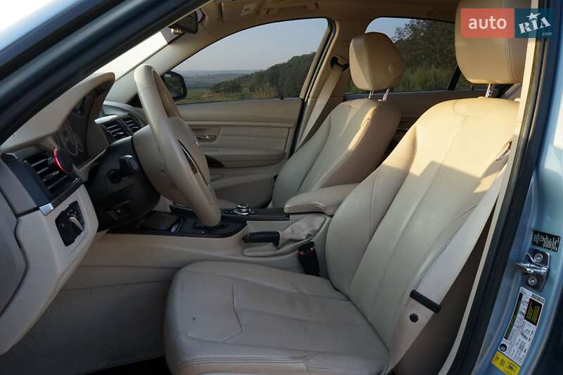 Седан BMW 3 Series 2012 в Черновцах