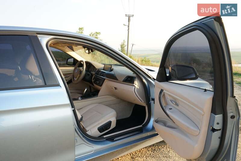 Седан BMW 3 Series 2012 в Черновцах