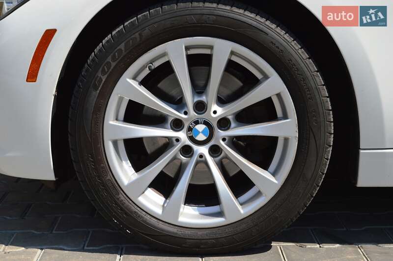 Седан BMW 3 Series 2016 в Одесі