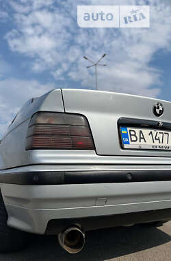 Седан BMW 3 Series 1996 в Днепре