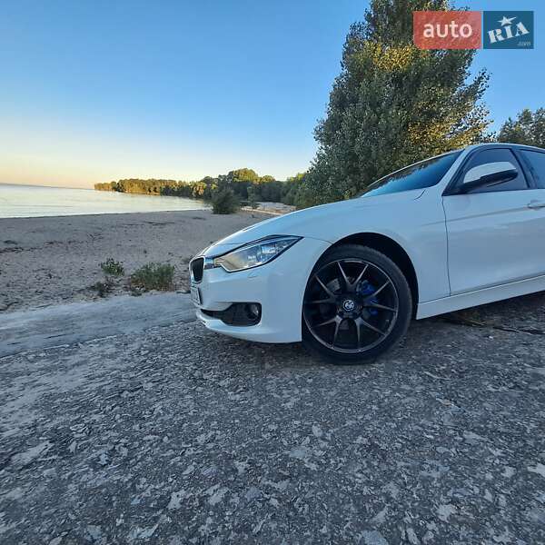 Седан BMW 3 Series 2013 в Светловодске