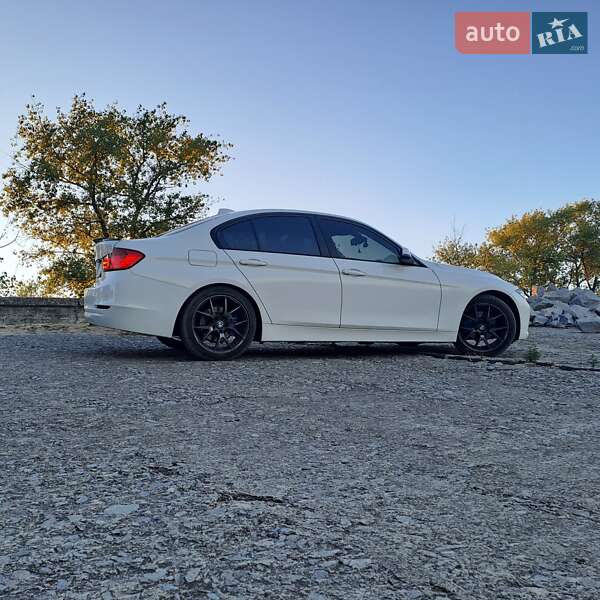 Седан BMW 3 Series 2013 в Светловодске