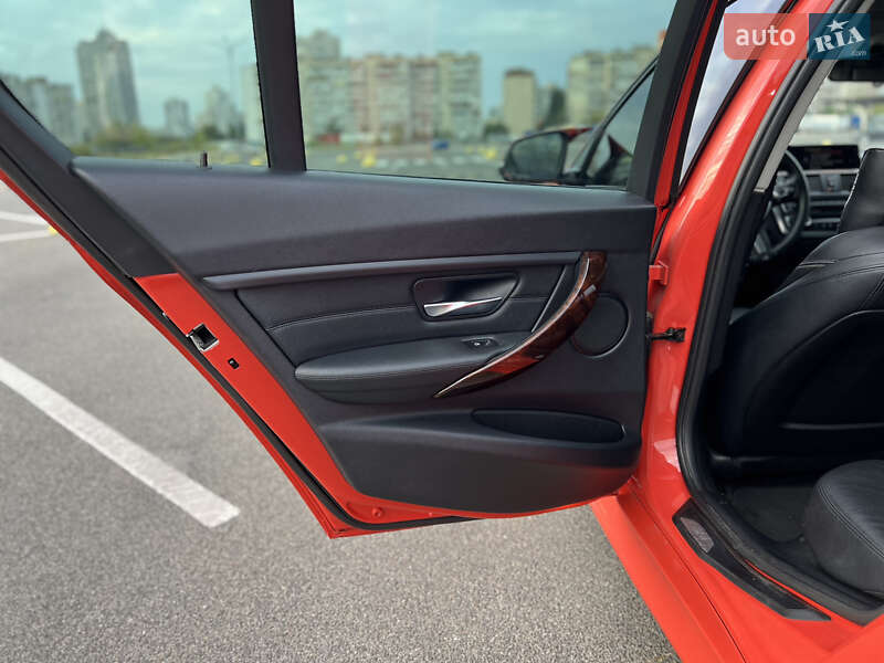 Седан BMW 3 Series 2013 в Киеве