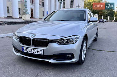 Седан BMW 3 Series 2017 в Жовтих Водах